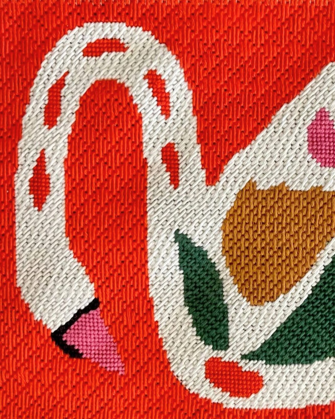 Canevas "Cygne sur fond rouge"