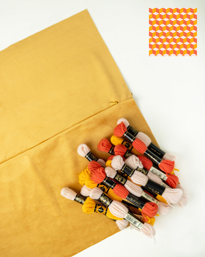 Tumbling Blocks V2 : Kit de coussins pour broderie (toiles comptées)