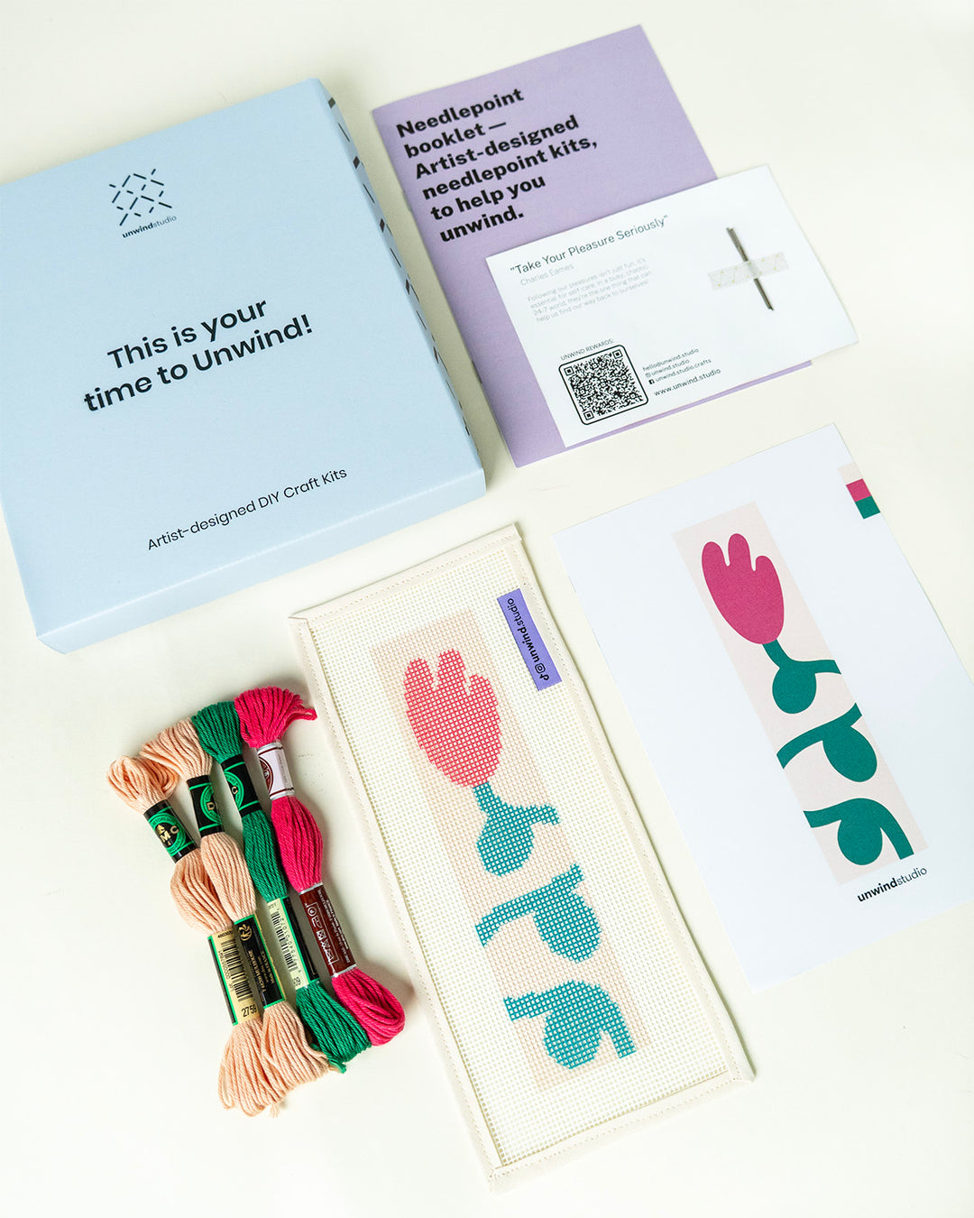 Kit Tapisserie avec marque-page tulipe