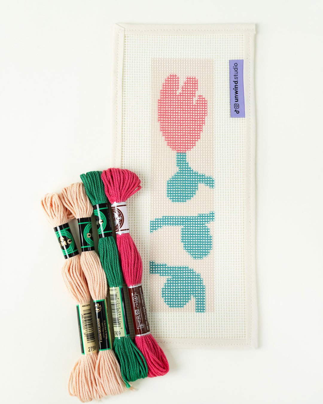 Kit Tapisserie avec marque-page tulipe