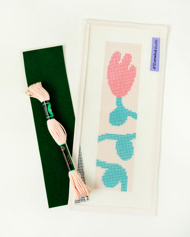 Kit Tapisserie avec marque-page tulipe