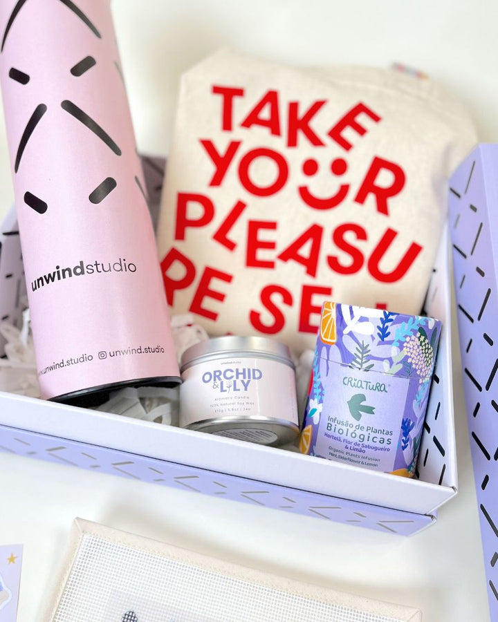 Gift Box "Paper Flowers" by Unwind Studio