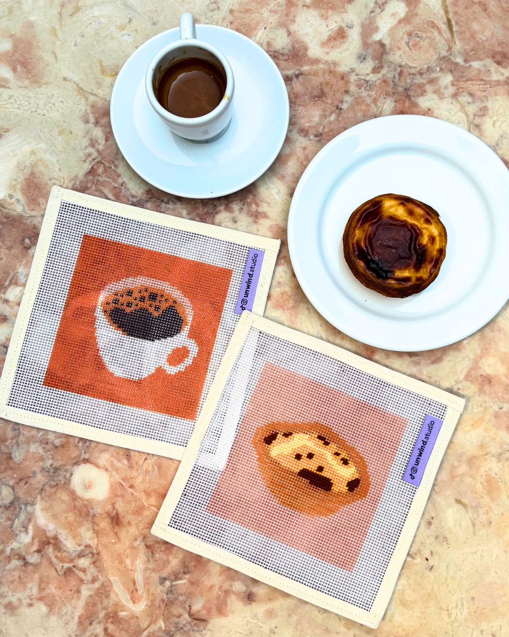 Canevas au café (Bica)