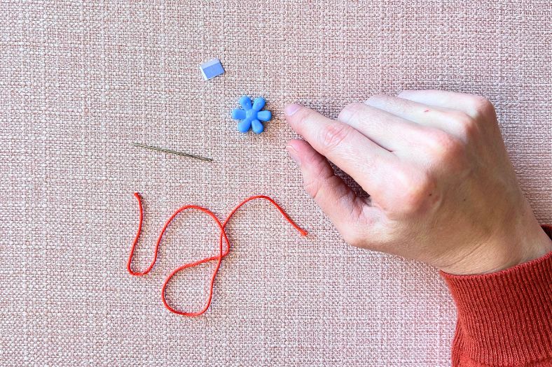 3 Easy Ways to Thread the Needle - How to & Video Tutorial