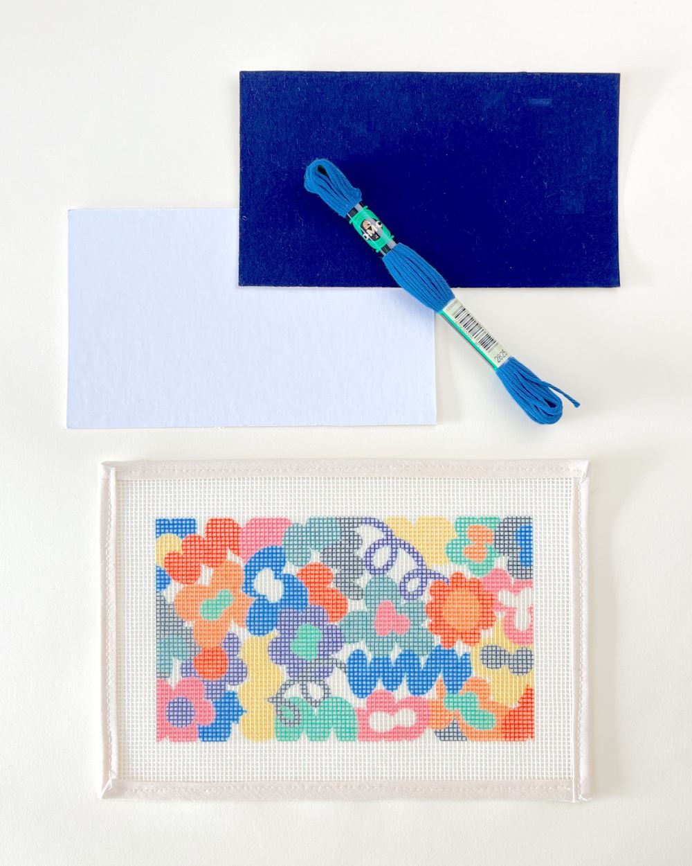 Jungley Flowers Modern Needlepoint Insert Kit – Unwind Studio