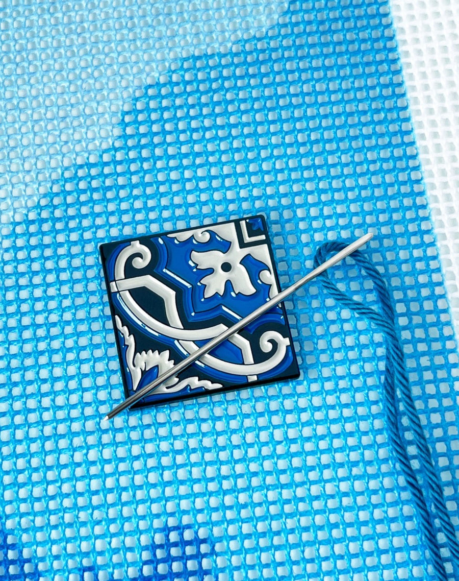 Magnet Needle Minder Portuguese Tile (enamel pin) – Unwind Studio
