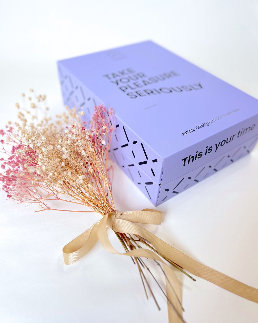 Gift Box "Paper Flowers" by Unwind Studio