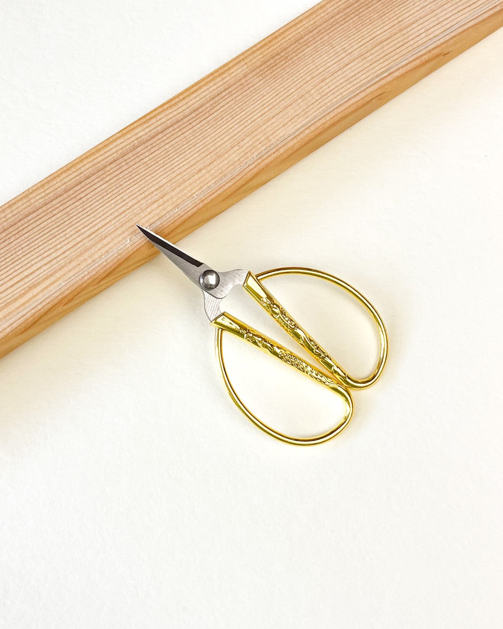 Thread Snips Scissors – Unwind Studio