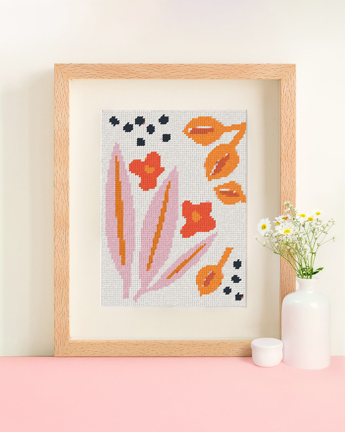 Paper Flowers Contemporary Needlepoint Kit – Unwind Studio